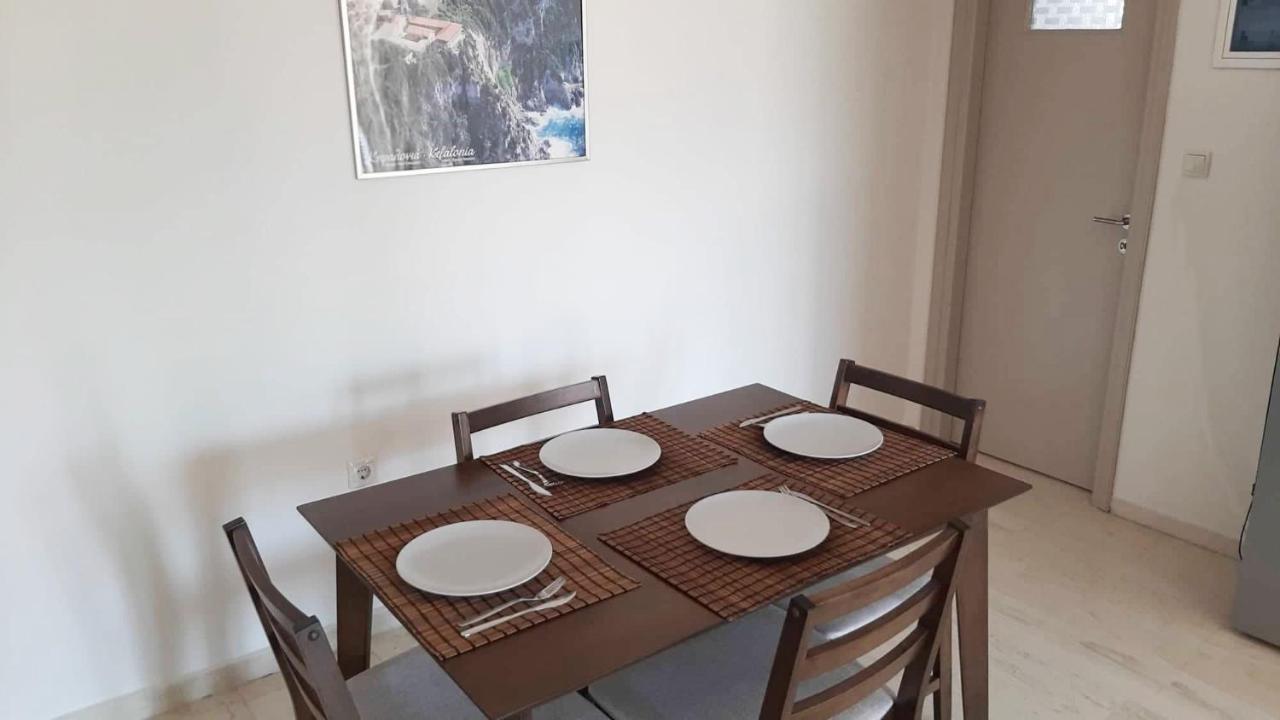 Tasias Apartments Lixouri Eksteriør billede